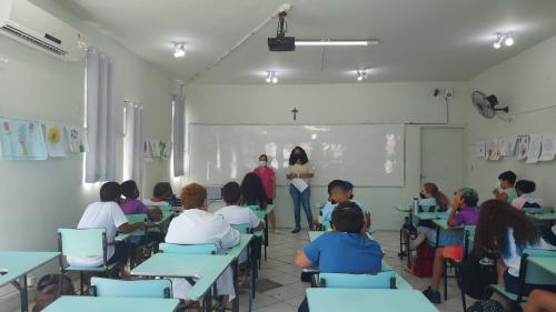 Débora Camilo participa de aula sobre a luta das mulheres no Colégio Afonso Pena