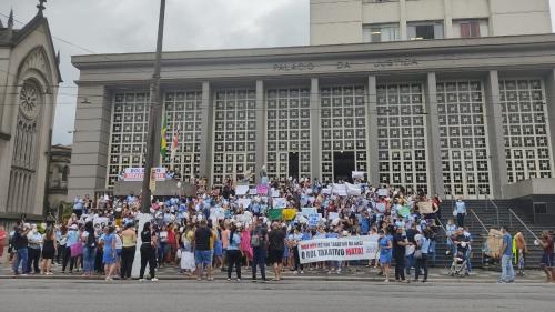 Débora Camilo (PSOL) participa de manifestação contra o rol taxativo da ANS