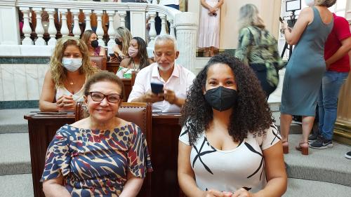 VITÓRIA! Projeto de autoria da vereadora Débora Camilo que garante dignidade menstrual, foi sancionado!